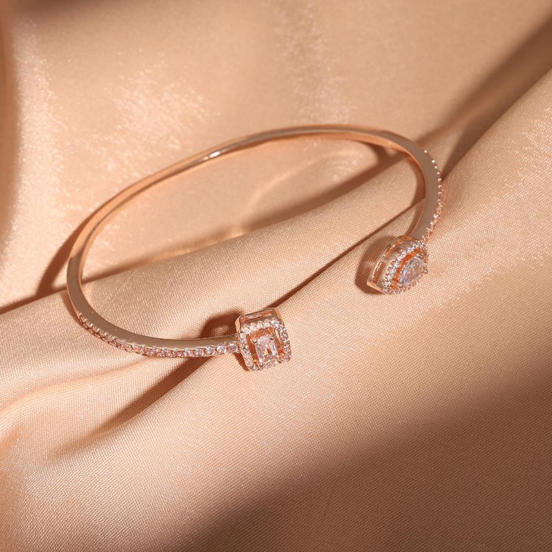 Luxuriöse und elegante Wassertropfen-Dekorarmbänder aus Zirkonia, geeignet für Sommerreisen von Frauen und modische Zirkonia