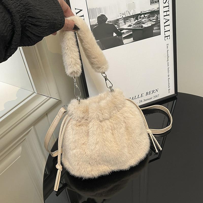 IELGY Ladies Messenger Bag Autumn Winter White Furry Bag