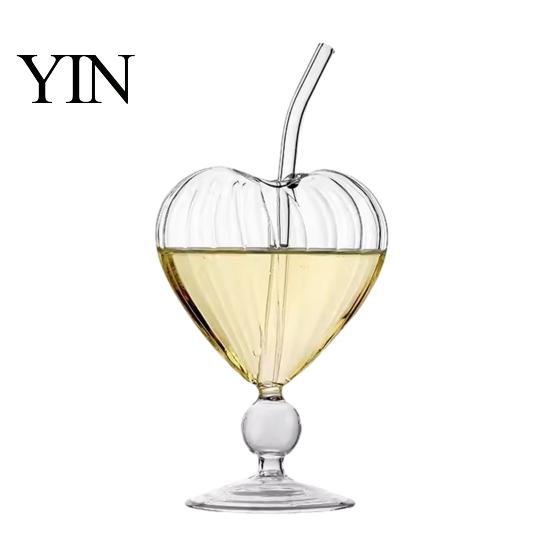 Herzförmiger Kelch mit Strohhalm Cocktailglas, 220 ml Klarer Strohhalm, Elegantes Professionelles Barkeeper Glaswaren Kaltgetränkebecher, Stilvolle Party-Trinkgläser