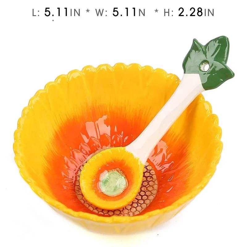 Ceramic Creative Fruit Shape  Bowl Cartoon Vegetable Tableware  Cute Bowl Serving Bowl Strawberry  with Spoon Japanese