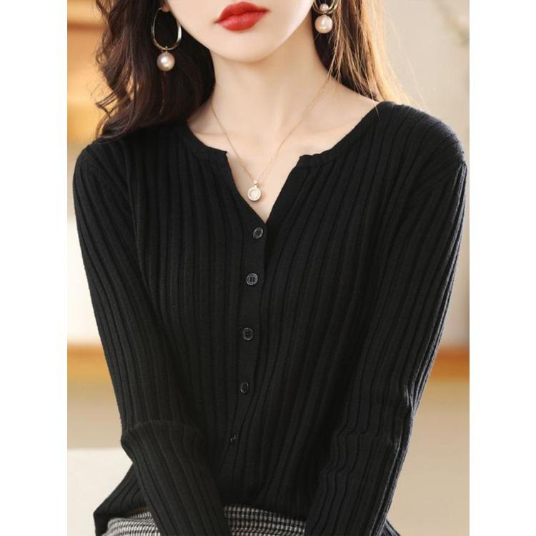 Women's Knitted Cardigan Round Neck Long Sleeved Sweater Solid Color Knitted Top for Autumn and Winter
