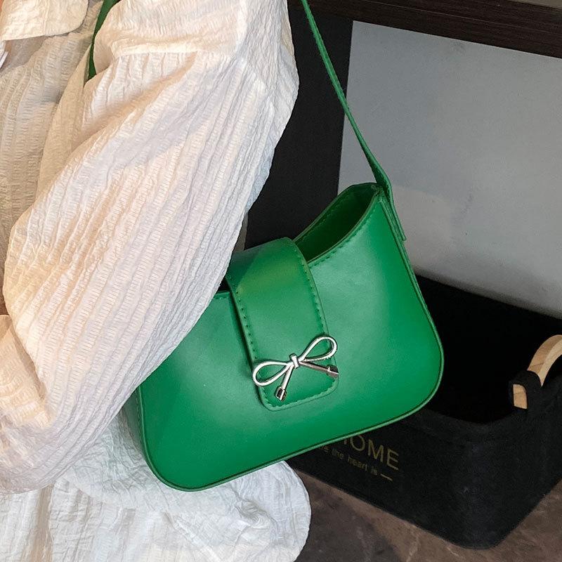 Spring new niche fashion design simple casual underarm bag femininity commuting versatile solid color messenger bag
