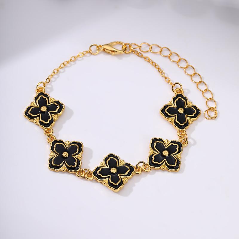 Retro Five-leaf Clover Bracelet Women's Jewelry Personalized Design Hand Jewelry Advanced Sense