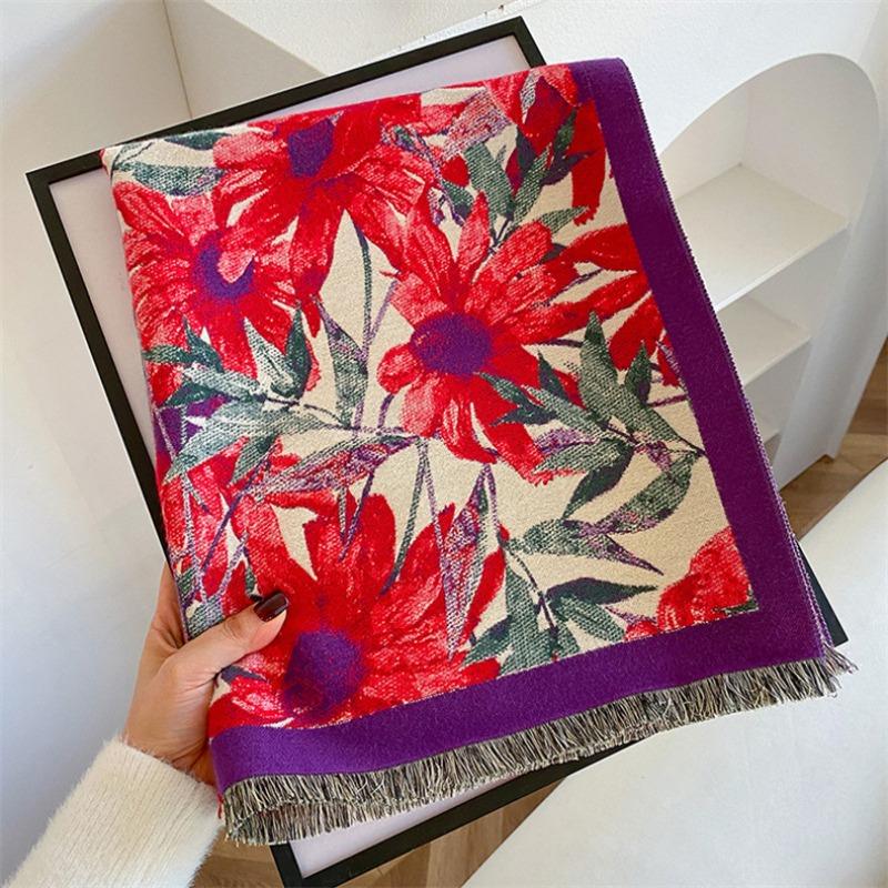 Autumn and winter shawl women's Yunnan Lijiang travel decoration with long retro cape fringed cape scarf