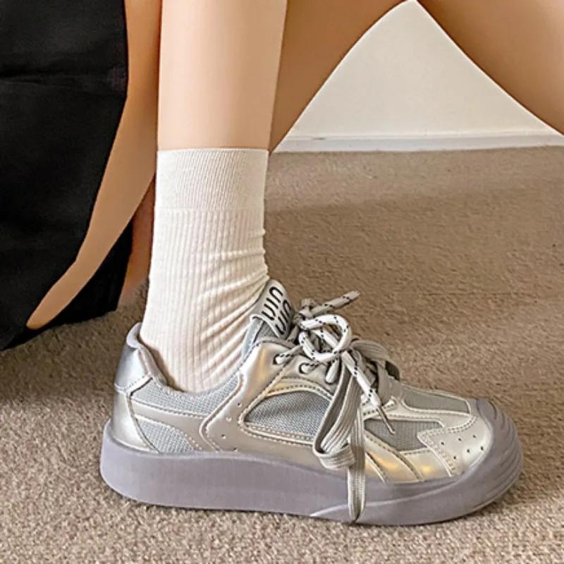 

2024 Женские Горячая Распродажа Ретро Вулканизированная Обувь на Толстой Подошве Низкие Замшевые Повседневные Кроссовки Мода На Шнуровке Дизайнерская Женская Спортивная Обувь 40 серебряный