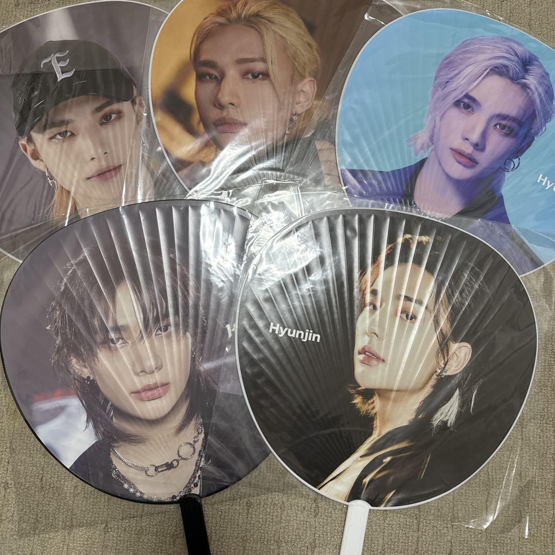 

[Б/В] stray kids sukiz хьонджин фан домінант