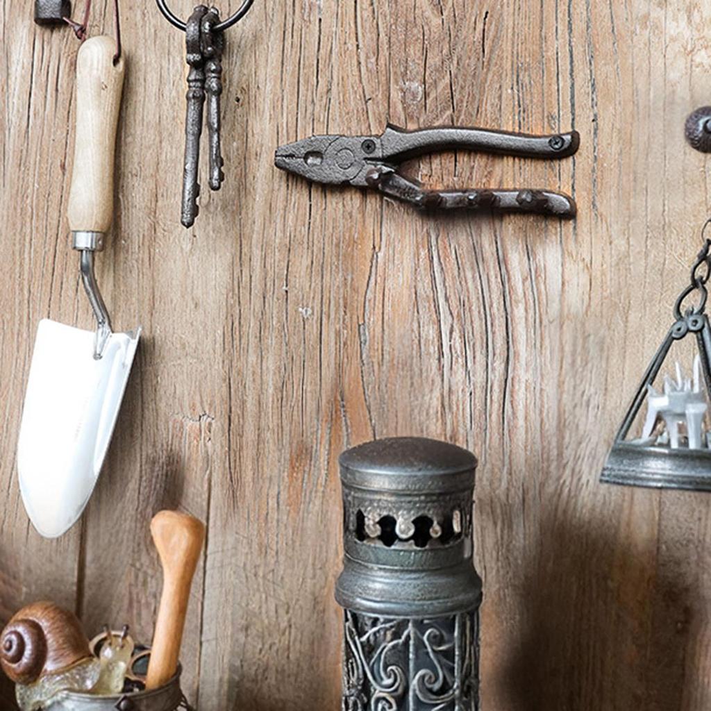 Cast Iron Wall Hooks Plier Shape Vintage Tool Hanger Rustic Key Hanger Holder for Homeowners DIY Enthusiasts Mechanics Craftsmen