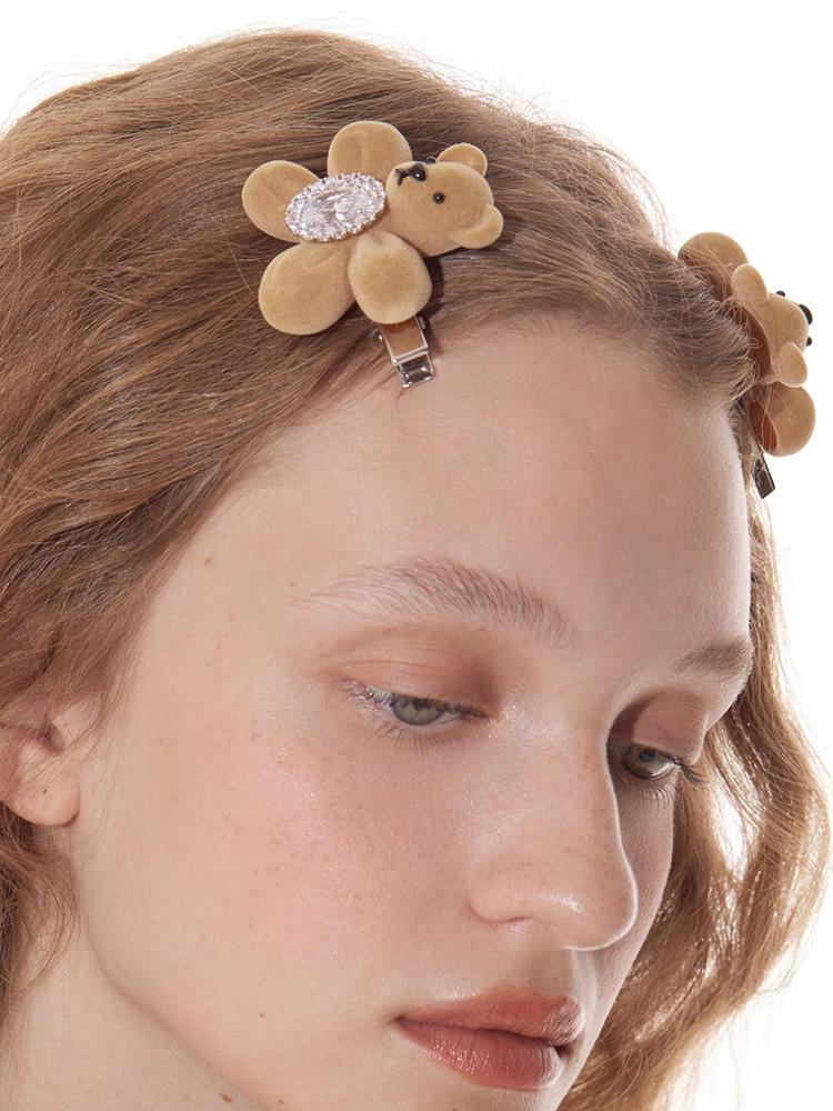 ZHUHE The Gemstone Bear Hairpin Features A Sweet And Romantic Style, Making It A Perfect Jewelry Accessory For Women As A Party