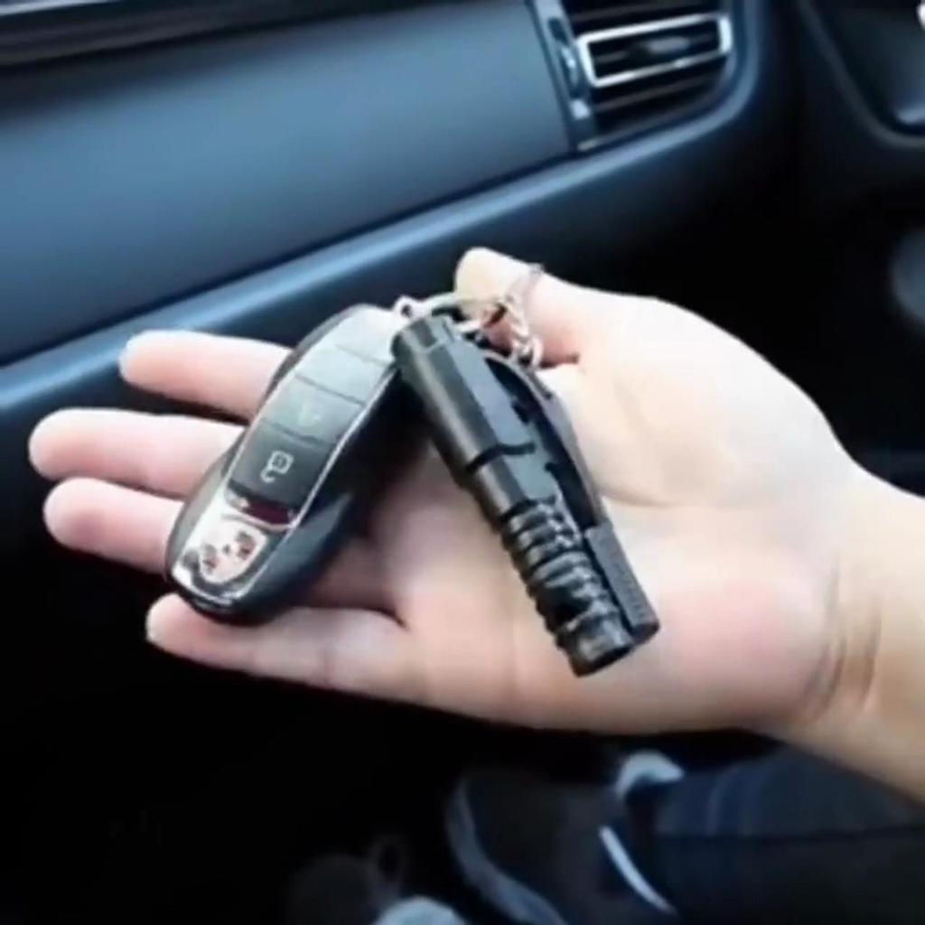 1PC Safety Hammer with Rescue Whistle, Car Escape Tool,2-in-1 Window Breaker Seatbelt Cutter, Compact Emergency Escape Tool for Car