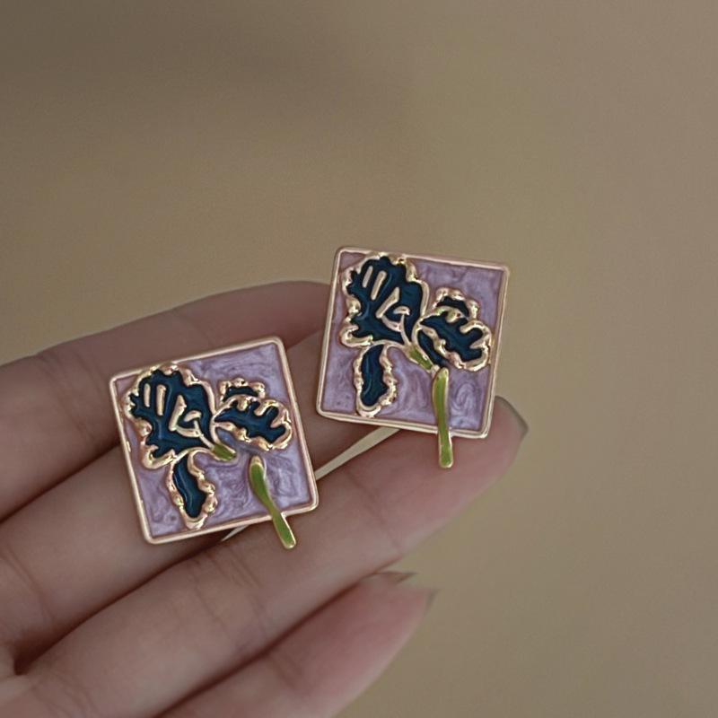 Gold Plated Pearl Flower Stud Earrings - Retro Court Style, Light Luxury, High-End Niche Design for Women