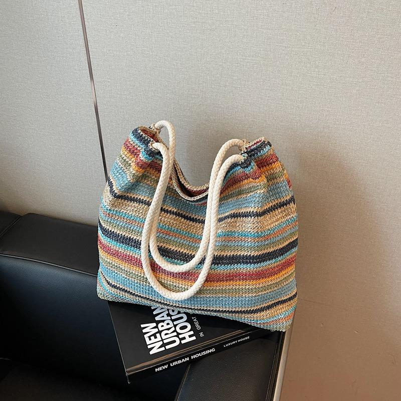 Vacation large-capacity straw-woven underarm bag women's new fashion woven shoulder bag commuter tote bag