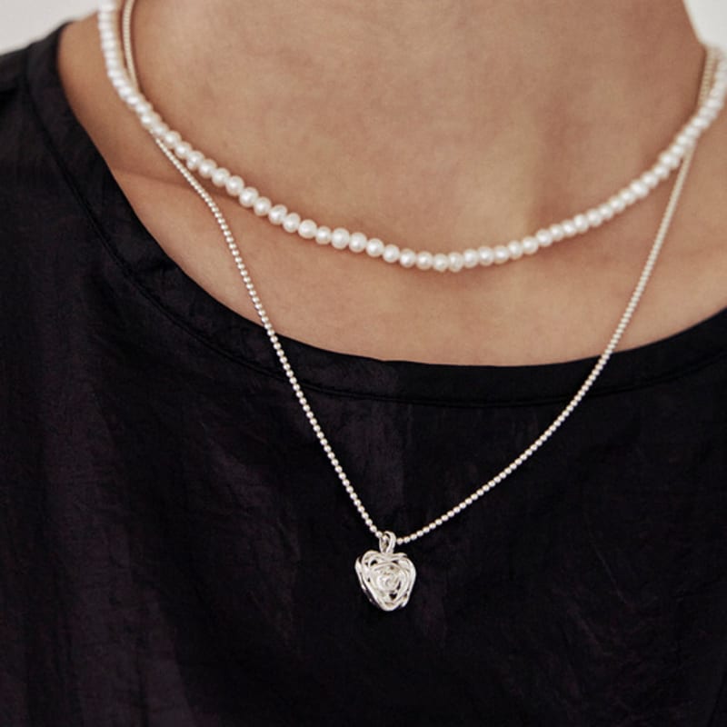 

Dewy desert Rose pendant Necklace free