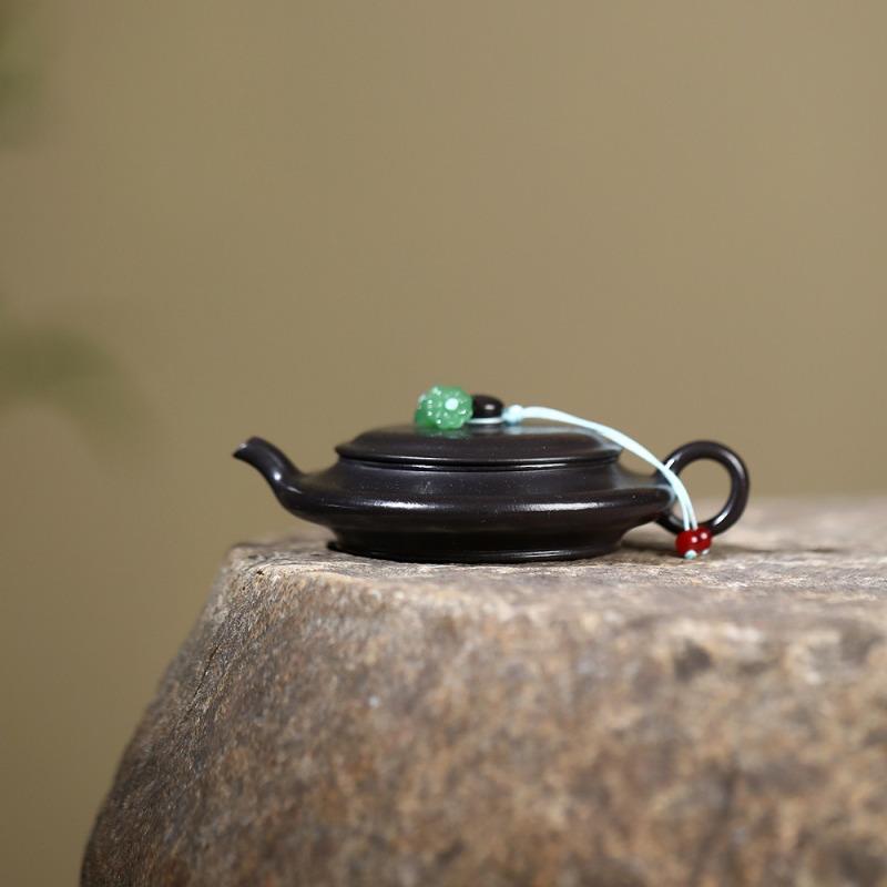 

60ml Classic Yixing Purple Clay Teapot Handmade Black Very Flat Pot Raw Ore Zhu Mud Tea Soaking Kettle With Infuser Zisha Teaset