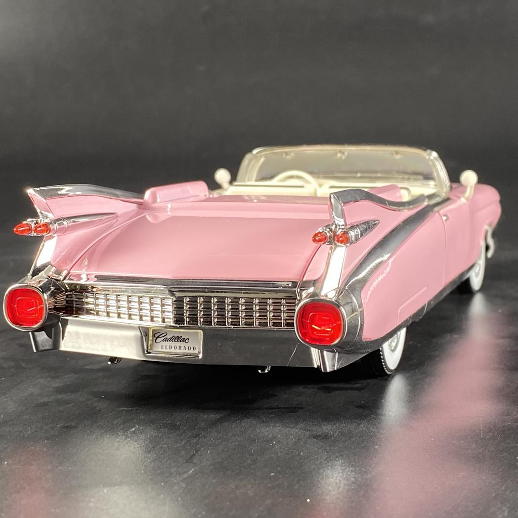 1:24 Cadillac Eldorado Biarritz 1959 Series 62 Luxury Car Alloy Diecast Model Car Classic Ornaments Enthusiasts Collection Gifts