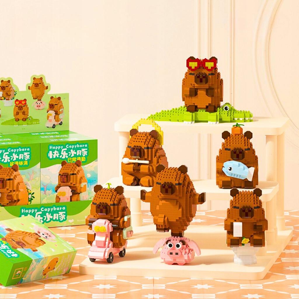 Capybara Construction Blocks Toilet Paper Block Set Figure