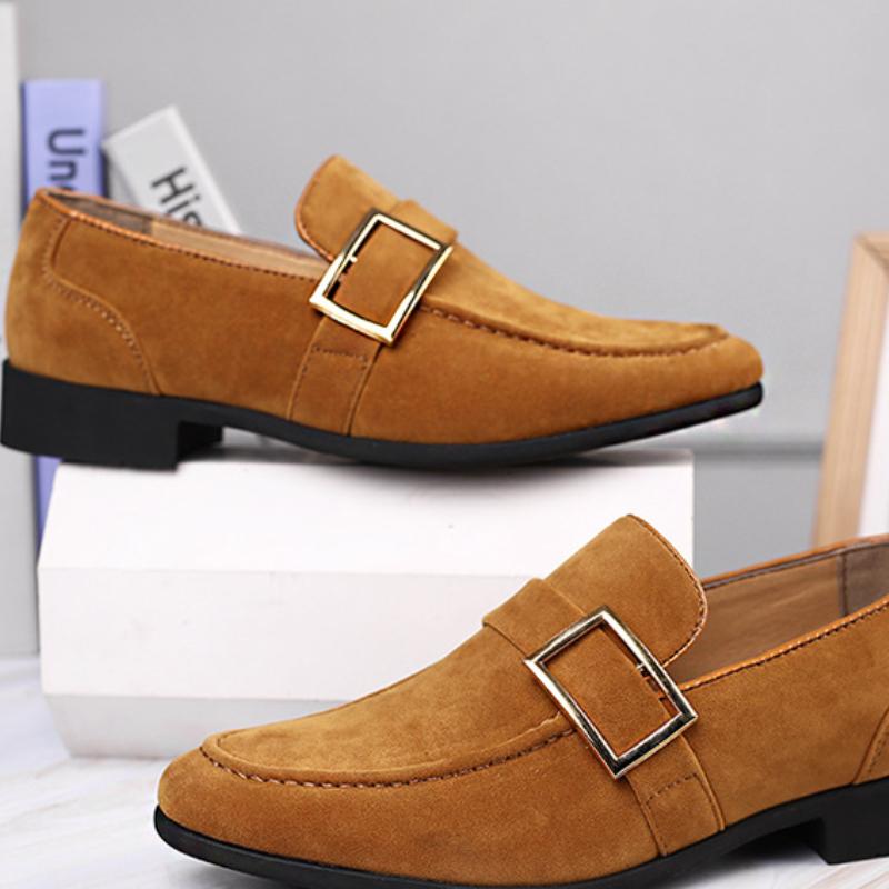Zapatos formales para hombre, nuevos zapatos de conducción sin cordones de gamuza mate, zapatos casuales marrones para caminar para hombres, zapatos de cuero de negocios elegantes de lujo