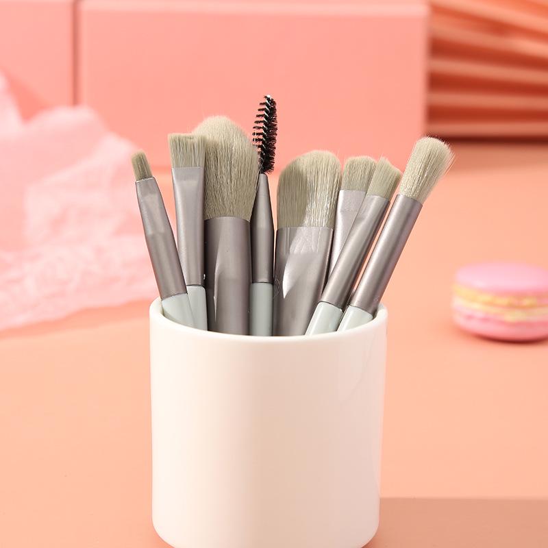 

Набор из 8 кистей для макияжа: Тени для век, Губы, Тень для носа, Кисти для растушевки - Портативные и мягкие для студентов