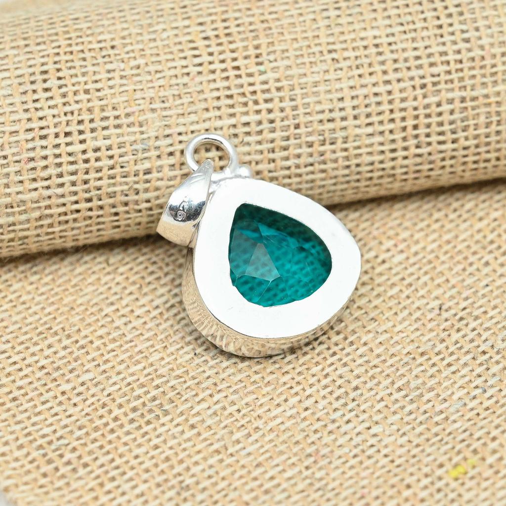 Sofisticato Ciondolo In Apatite Blu In Argento