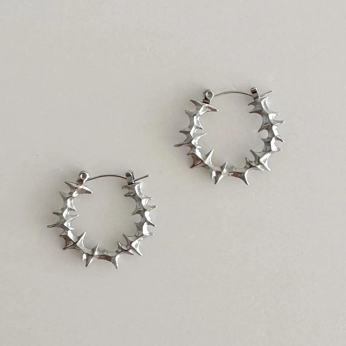 

Personality Gothic Stainless Steel Circle Thorns Hoop Earrings for Women Street Punk Hip-hop Earrings Jewelry Accessories Gifts