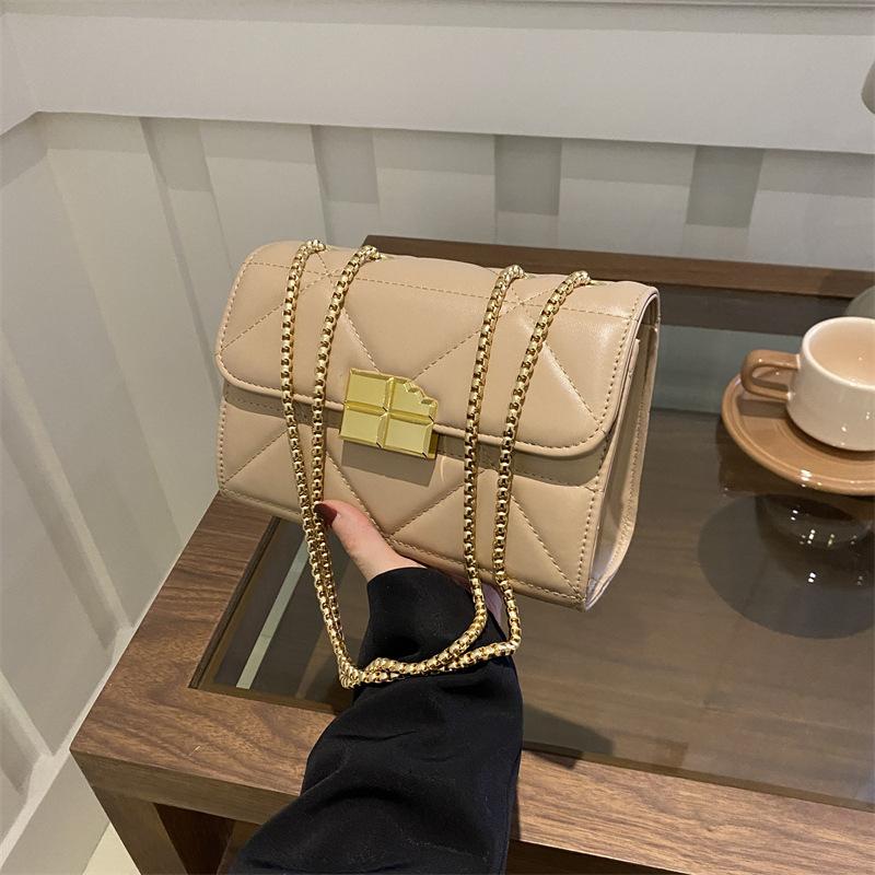 2025 niche design new women's bag diamond versatile portable retro small square bag texture chain shoulder messenger bag