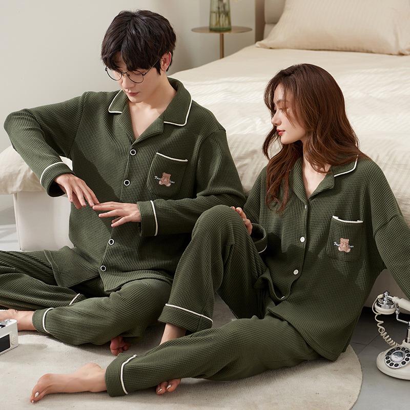 Set Pijama de Cuplu: Pijama de casă din bumbac cu mânecă lungă pentru femei și bărbați, cu revere și nasturi frontali