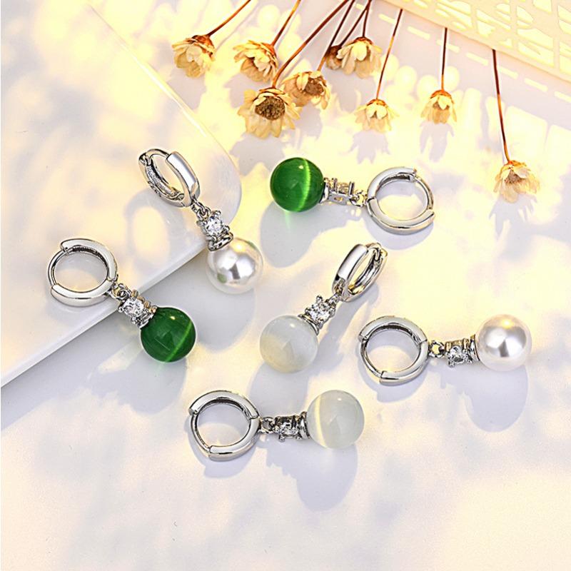High-end Emerald Cat Eye Ear Buttons for Women's New Trendy and Versatile Love Pure Tassel Earrings