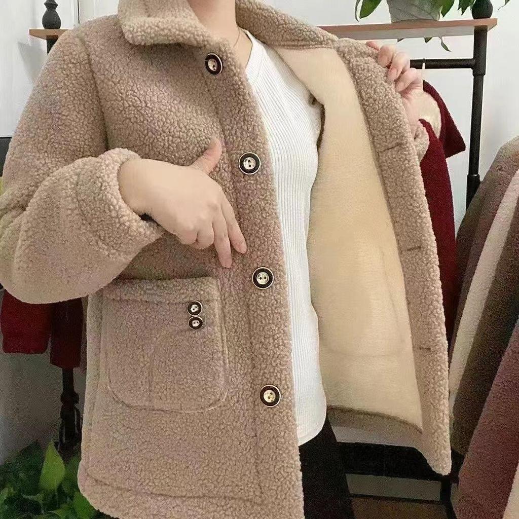 Mom's New Stylish Winter Lambswool Coat - Velvet Warmth for Mid-Aged & Elderly Women