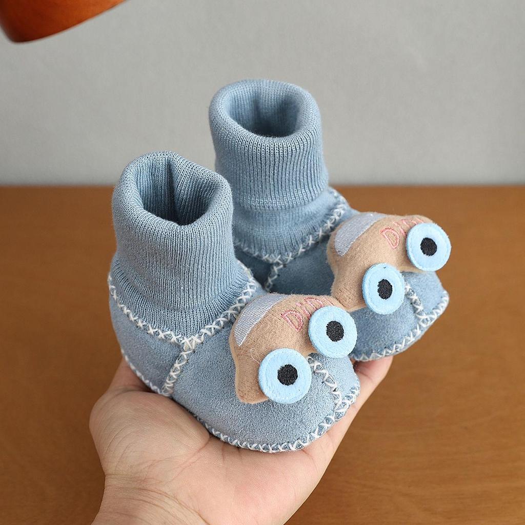 Autumn & Winter Baby Shoes: Unisex Non-Slip, Thick, Warm, Fleece-Lined Socks with Cute Cartoon Designs for 0-12 Months.