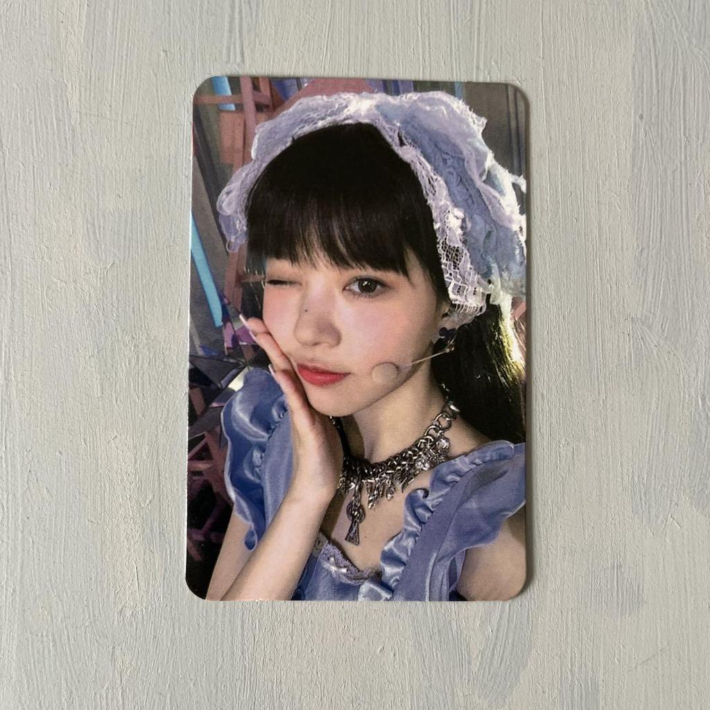 [USED] ILLIT Mocha Showcase Trading Card