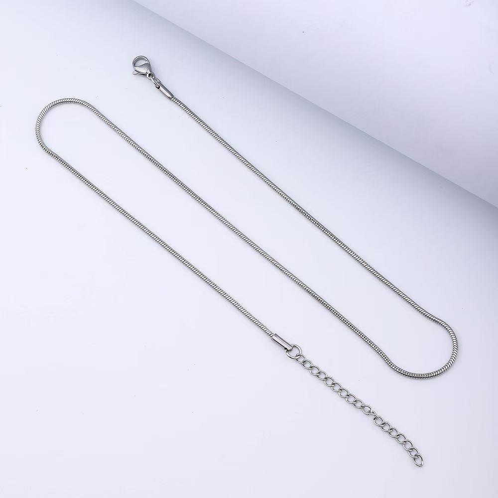 Trendige Edelstahl Schlangenkette Halskette - Modisches, vielseitiges und stilvolles Schlüsselbein-Accessoire