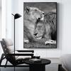 Skandynawski obraz na płótnie Czarno-białe lwy obejmują plakat i drukowanie obrazów ściennych do dekoracji salonu Cuadros