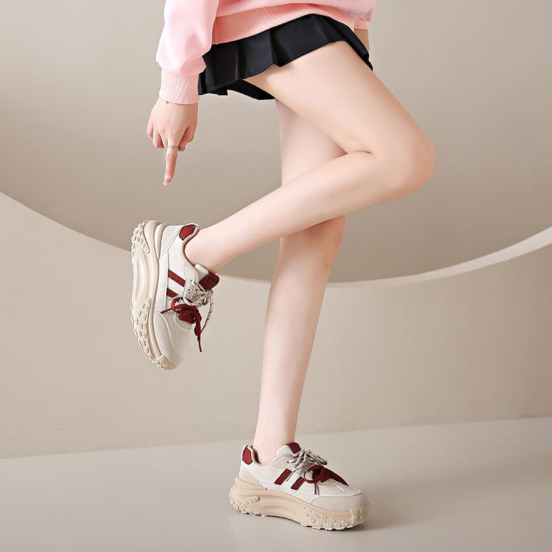 2025 little white shoes women's autumn new Korean version ins female students' leisure sports versatile board shoes street shot K6718