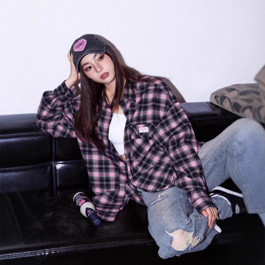 

Women s Retro Pink Plaid Long-Sleeve Shirt - Trendy Autumn/Winter Design Medium