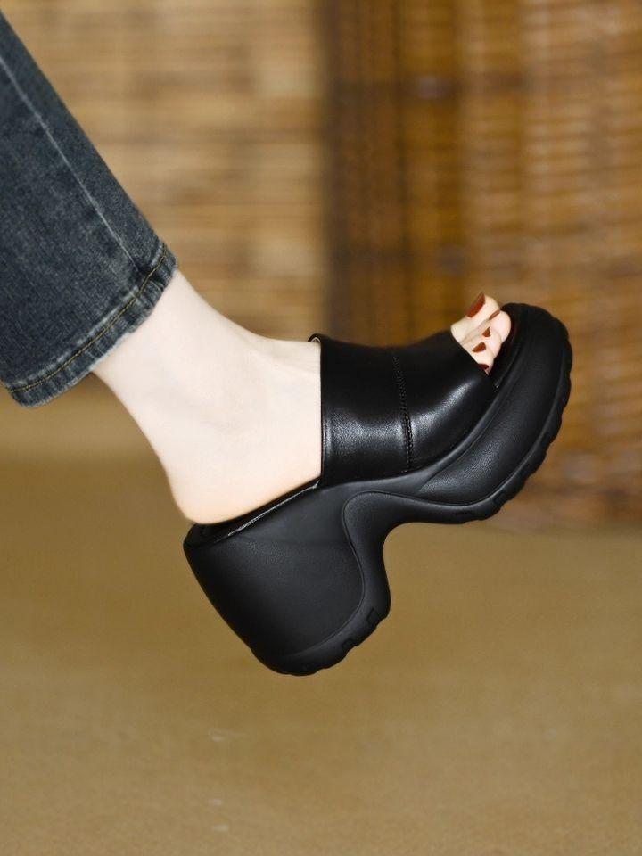 Summer Small Slope Heel Slippers Women Commute Thick Bottom Absolute Child One-word Drag Outside Wear Waterproof Desk High Heel Sandals