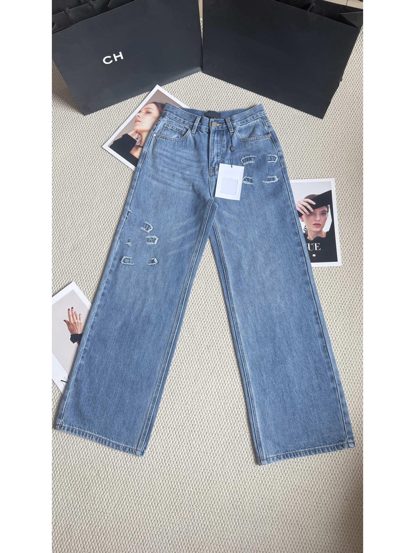 

2025 Women s High-End High-Waisted Wide-Leg Jeans with Logo Embroidery Medium синій