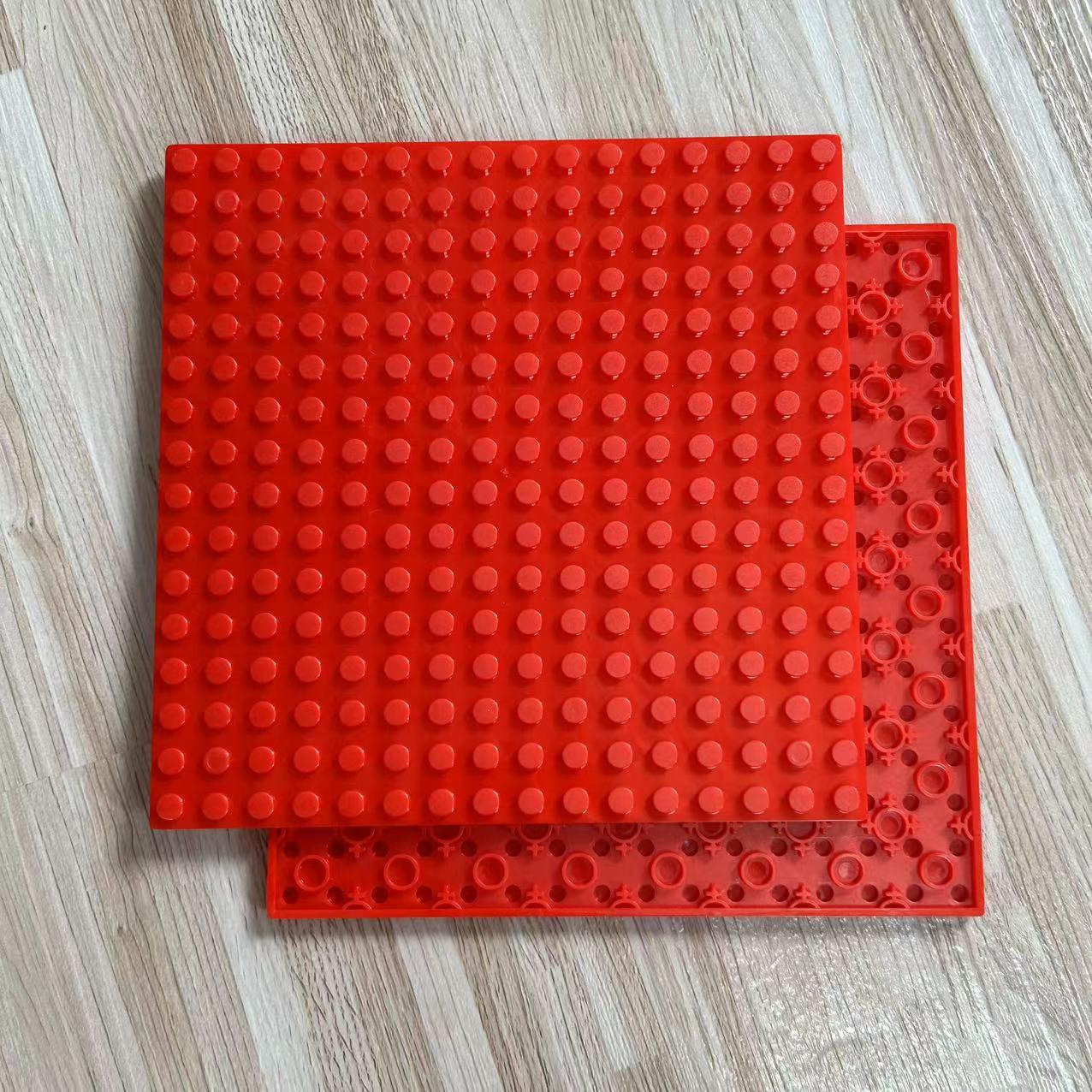 

Трансграничные строительные блоки MOC: Двусторонняя базовая пластина 16x16, совместимая с LEGO 91405 12.8x12.8 cm красный