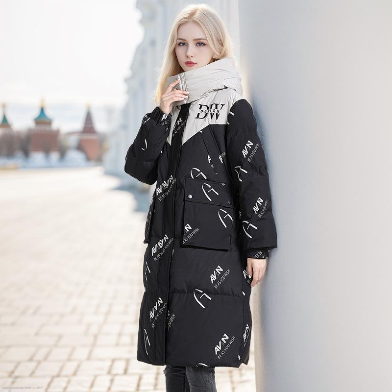 Зимняя женская длинная хлопковая куртка выше колена 2024 года Женская контрастная верхняя — фото 4