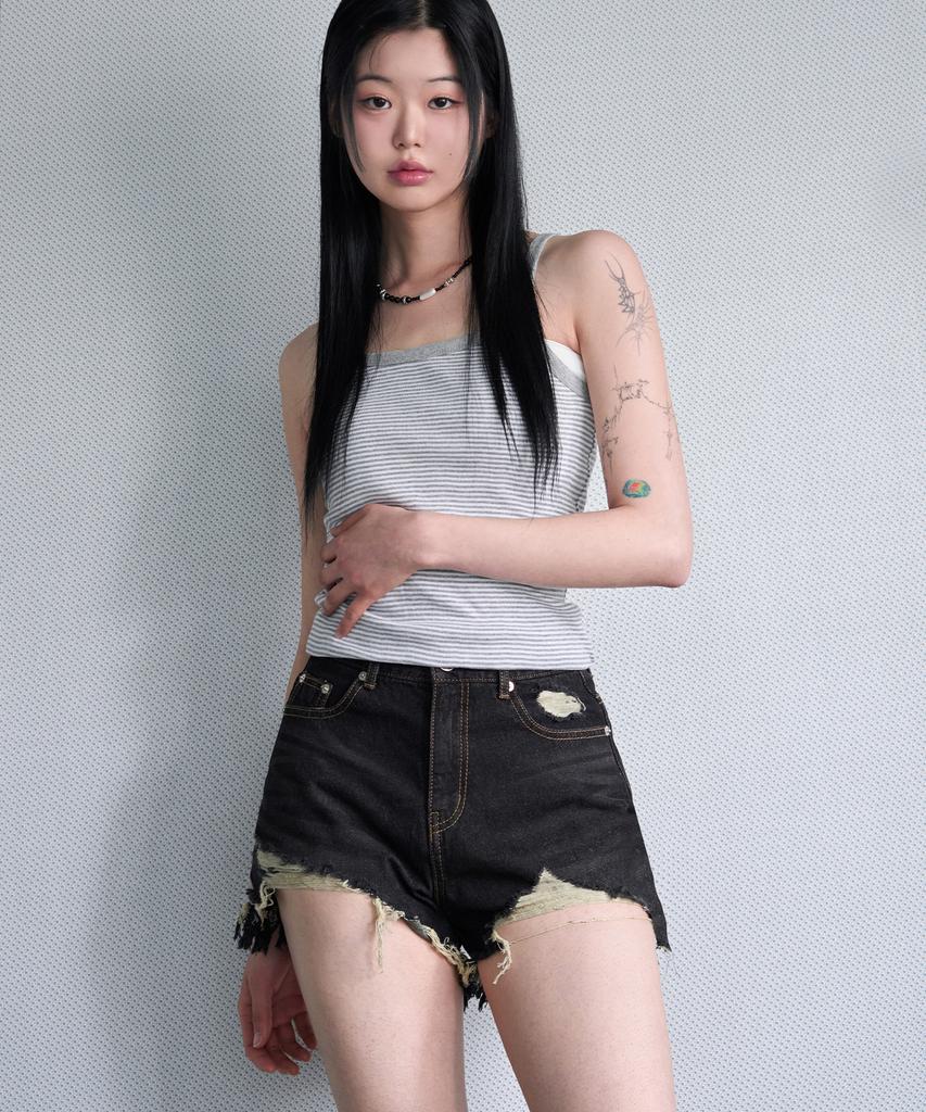 Awodeijeu Cut-Off Vintage Denim Shorts [Vintage Black]