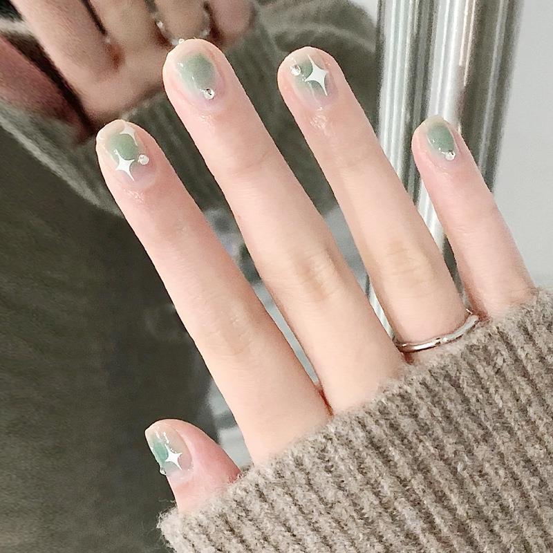 Green Ombre Short Nail Art Patches – Fresh, Natural, Long-Lasting, Removable Manicure