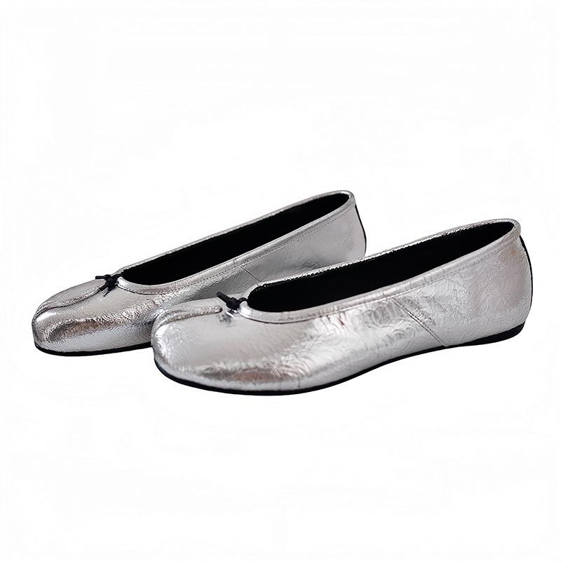 

Sheepskin version, genuine leather, silver pig s trotters, split-toed shoes, women s shallow mouth, one pedal, versatile thick heel, ballet shoes 35