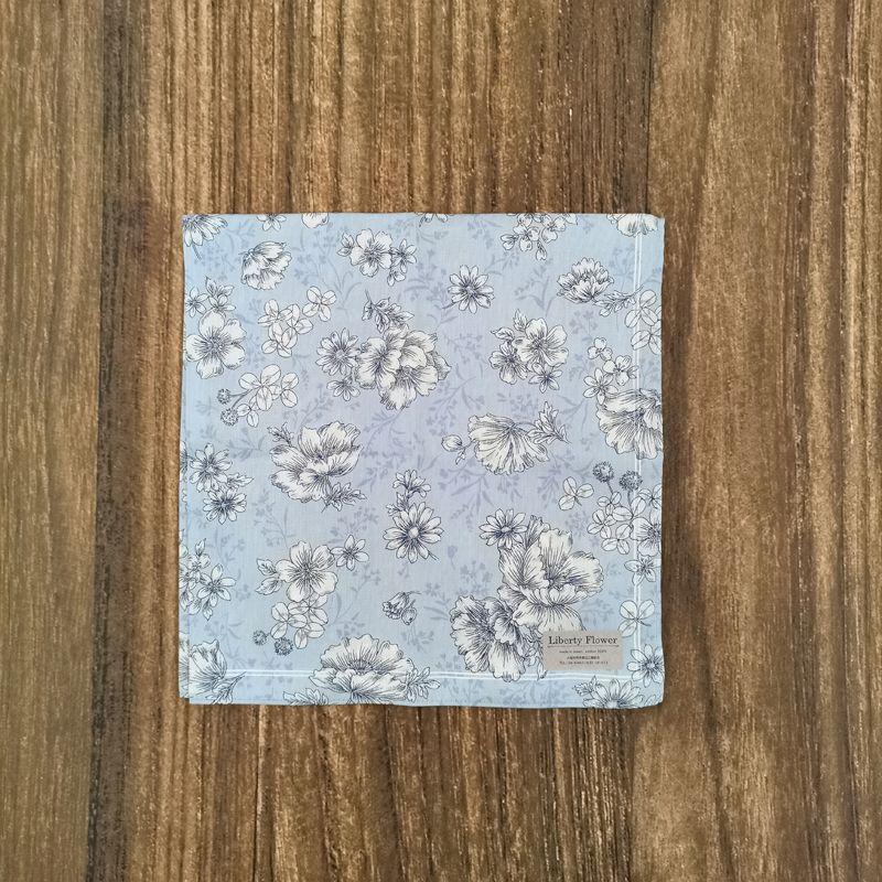 

Японский импорт Женский носовой платок Носить Чистый хлопок Впитывающий пот Тонкий носовой платок Хлопковый платок для вытирания пота Линейный рисунок Цветущая сакура Light Blue