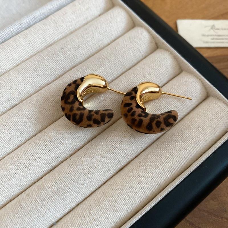 Silver Needle Leopard Geometric Earrings Vintage Maillard Temperament Premium Stud Earrings Fashion Daily Commuter Earrings
