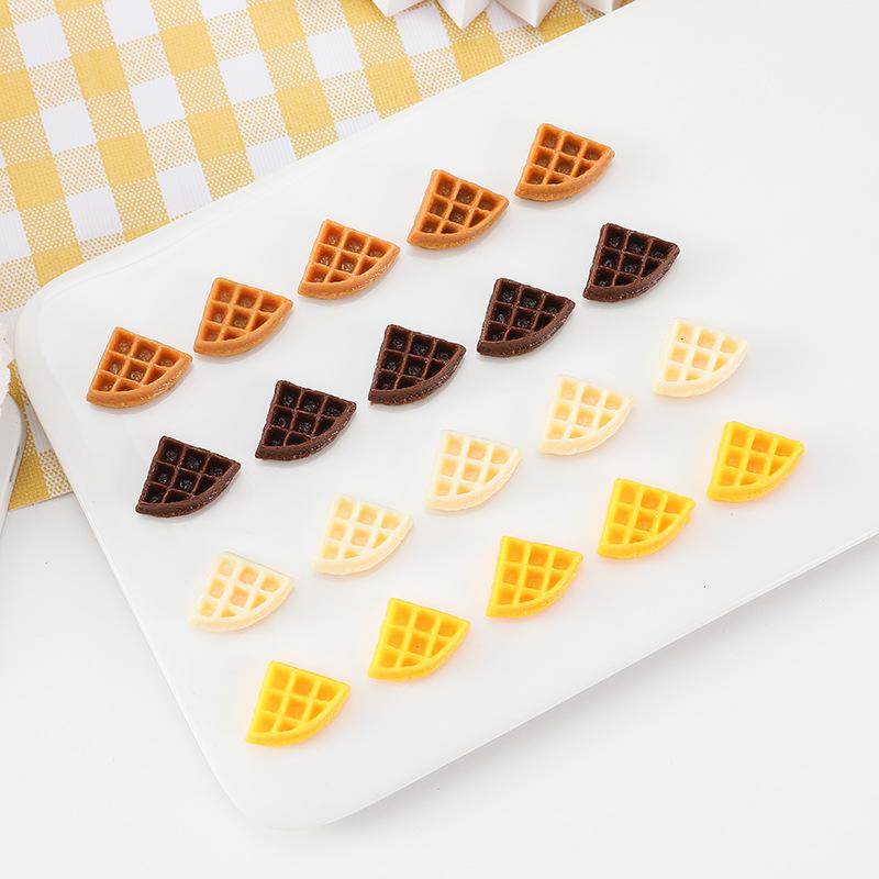 Simulation Cheese Waffle Toast Resin Scrapbooking Decoration Crafts DIY Accessories Dollhouse Mini Artificial Bread 50pc/lot
