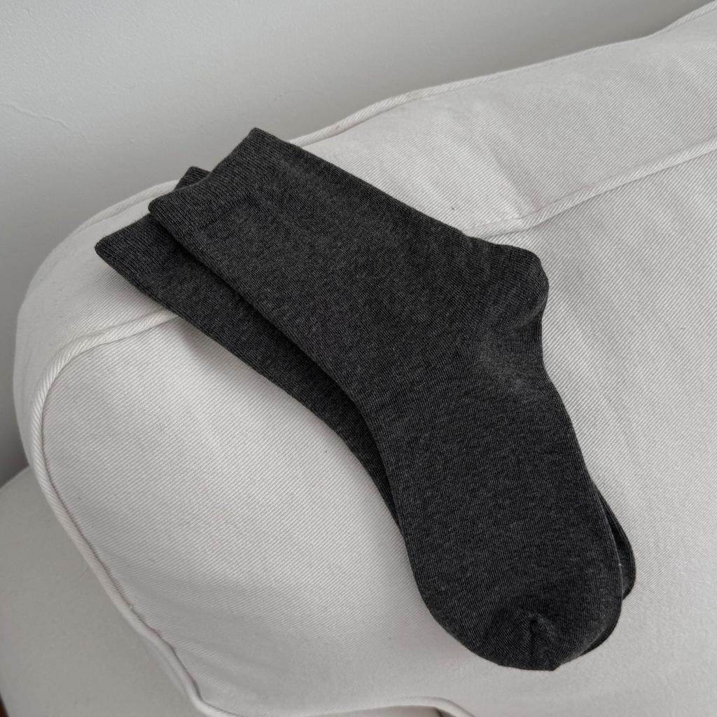 Retro Red Socks Women Casual Fashion Solid Color Black White Gray Long Socks Autumn and Winter Knitted Cotton Middle Tube Socks