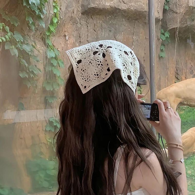 Květinová vlasová bandana Pletená šátka na hlavu Dámská bandana Ručně háčkovaná Vlasový šátek Cestovní foto Čelenka Turban Doplněk