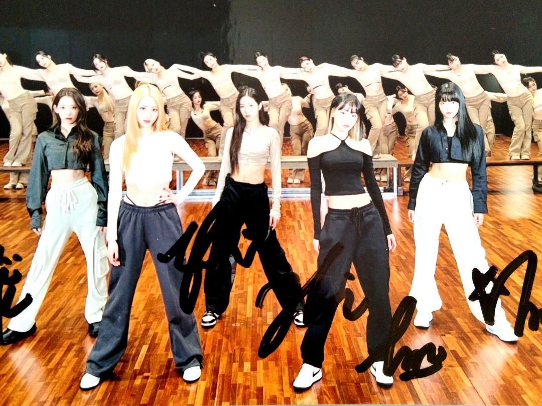 

[Б/У] В продаже...Lu Seraphim с автографом фото большого размера...3