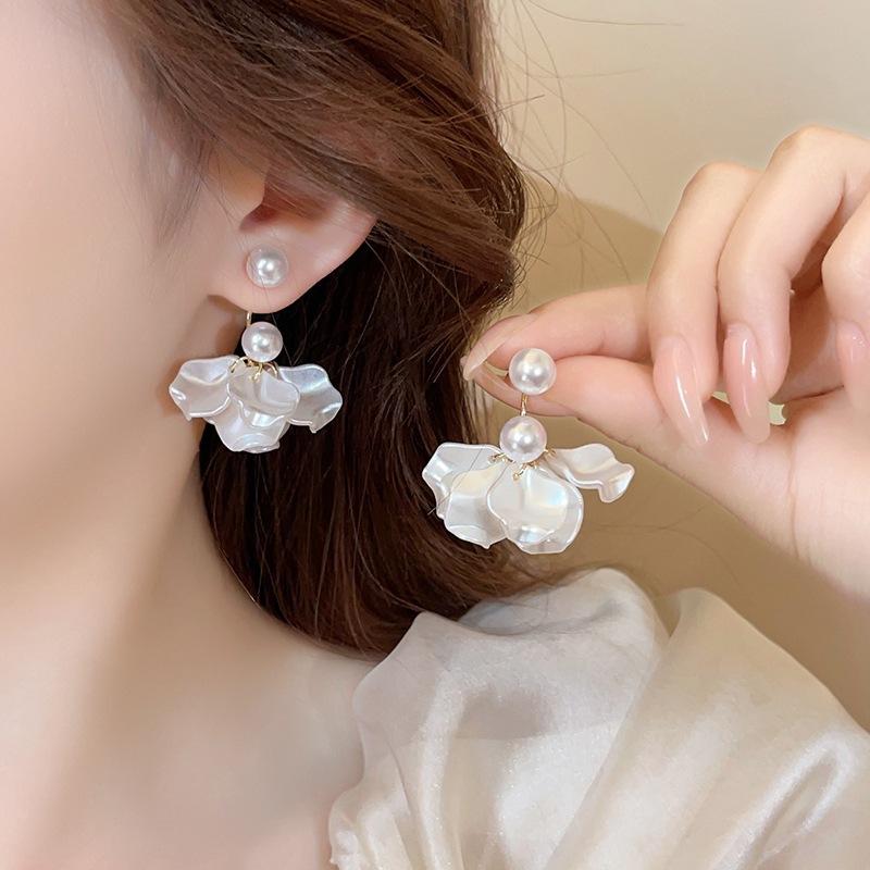French White Petal Pearl Earrings Temperament Light Luxury Niche High Sense Elegant Versatile Earrings