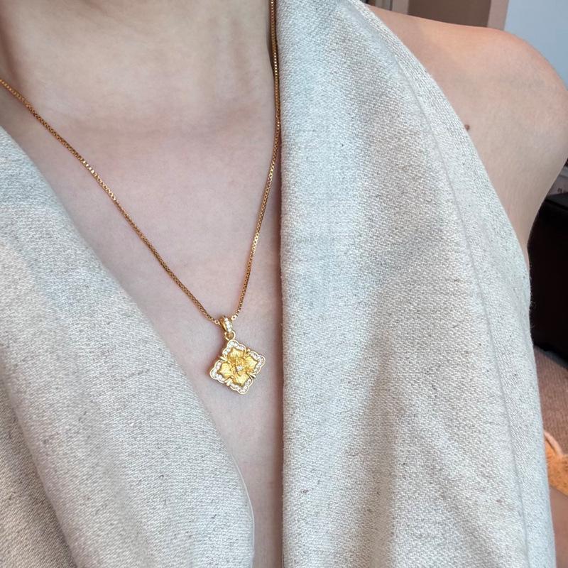 Real Gold-Plated Zircon Flower Pendant Necklace - Luxury Vintage Clavicle Jewelry