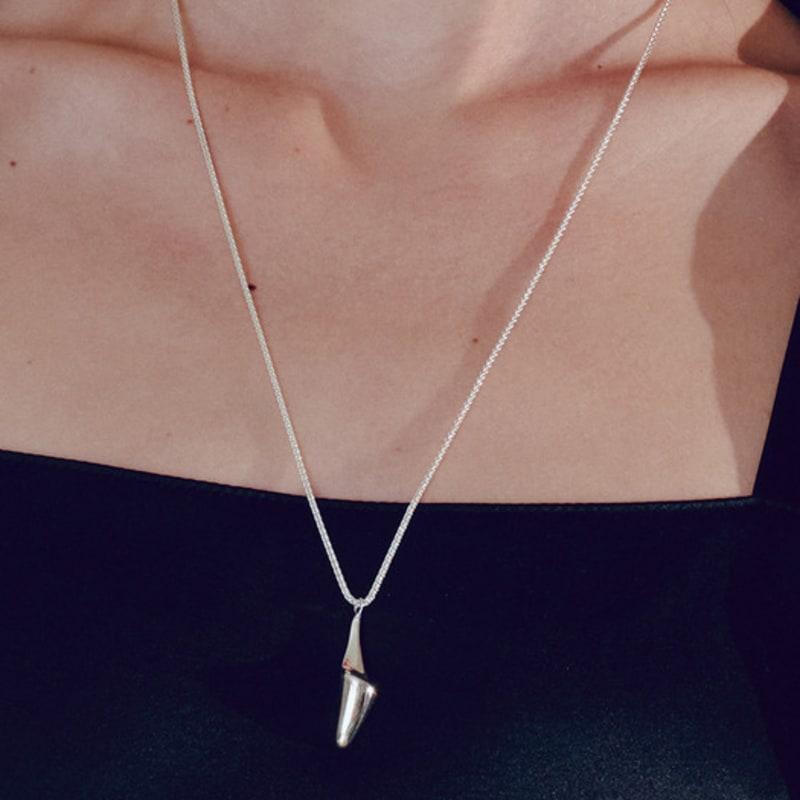 

YUSOWA BARCHAN DROP NECKLACE (2COLOR) GOLD