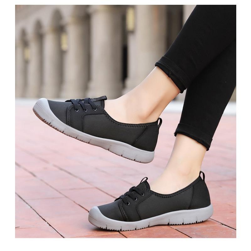 Large Size Women's Shoes Middle-aged and Elderly Casual Shoes Breathable Flat Bottomed Cloth Shoes Toe Caps Soft Soled Walking Shoes